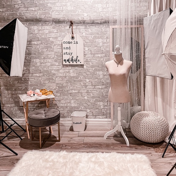 Meet your Posher, Allie - Picture 2 of 3